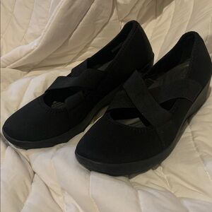 *4/$20* CROCS Busy Day Black Wedge Strappy shoes size 8